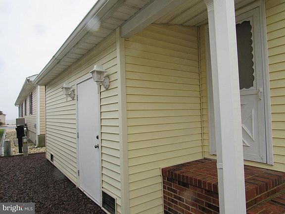 3rd image of 125 Nautical Ln