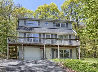 46 Seneca Rd, Mount Pocono, PA 18344