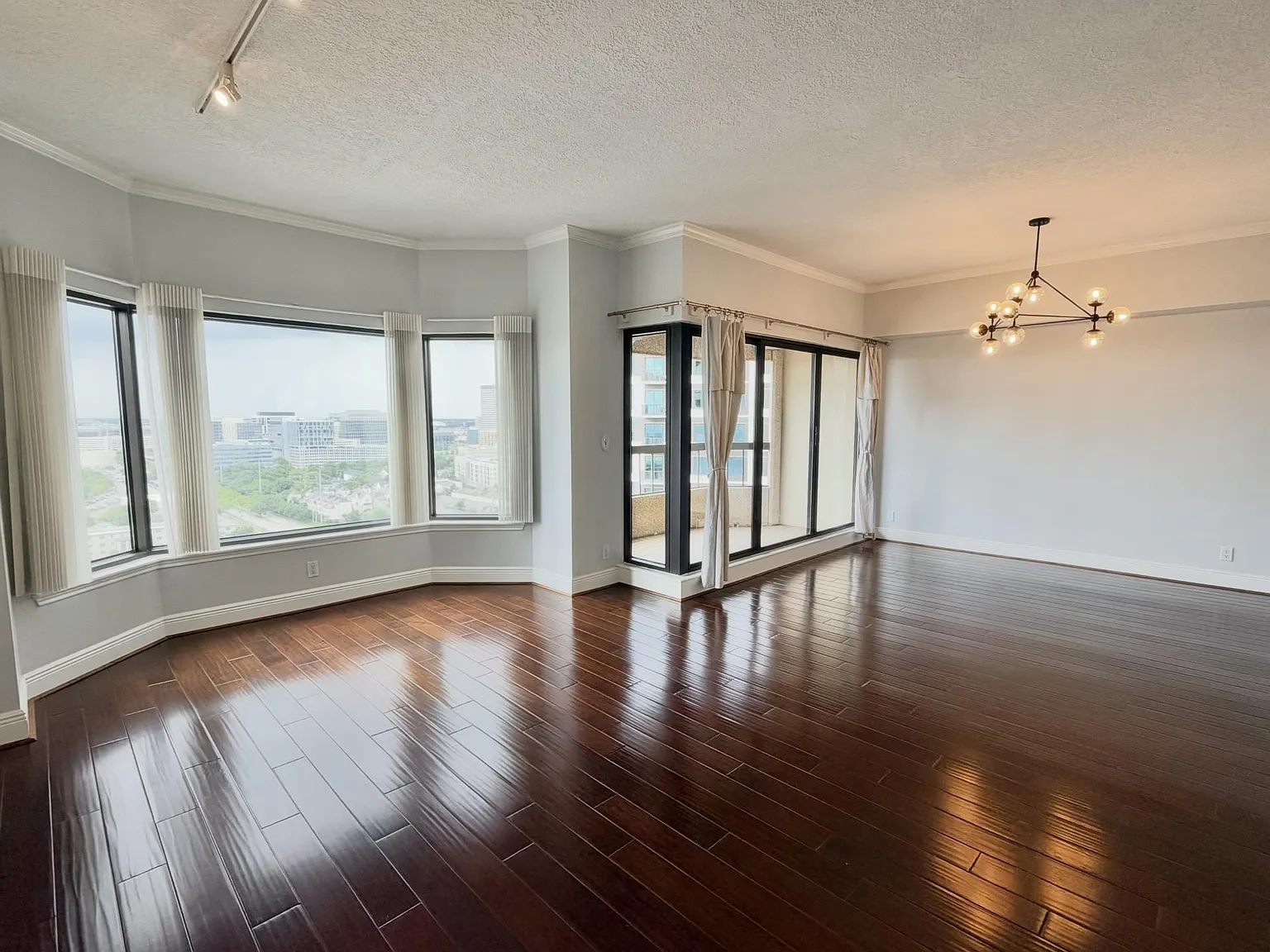 2 bed, 2.0 bath, 1250 sqft, $2,600 — Photo 2