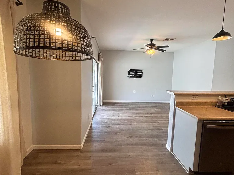 948 E Savannah Dr — Photo 33