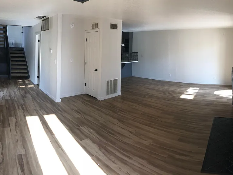 6126 S Lakewood Ave — Photo 8