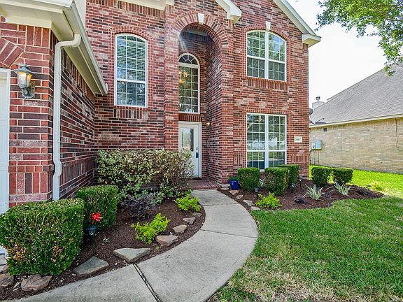 2nd image of 2905 Cedar Hill Ct