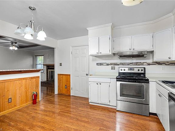 4th image of 3014 Royalton Dr