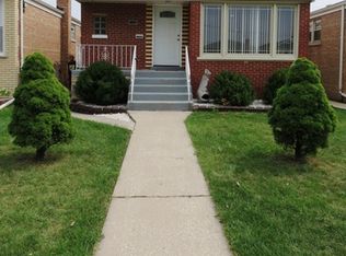 7725 Meade Ave, Burbank, IL 60459