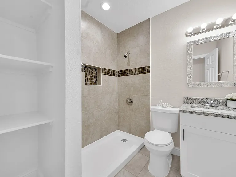339 Avenue G — Photo 13