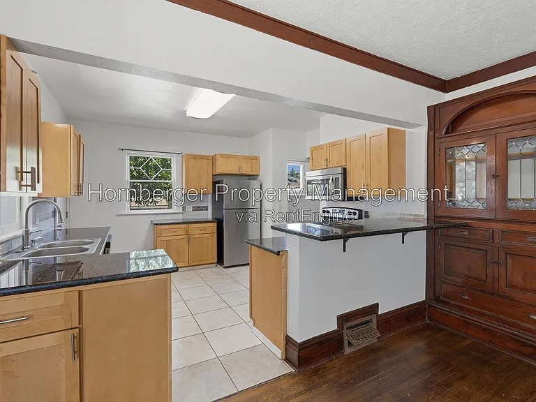 1128 W Spofford Ave — Photo 12