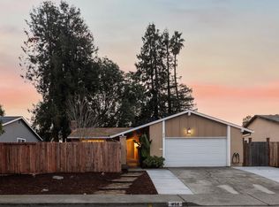 852 Grouse Ln, Petaluma, CA