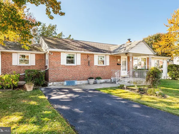 121 Swarthmore Ave, Folsom, PA 19033