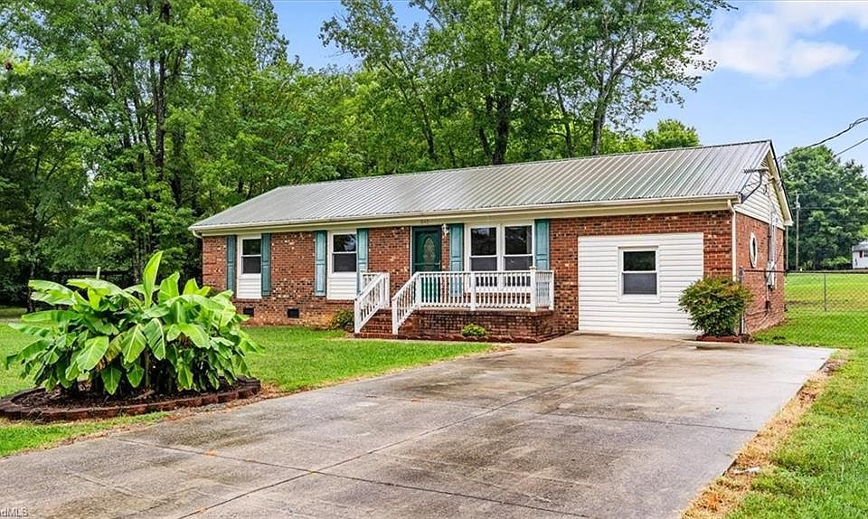 1st image of 545 Maplewood Cir