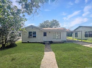 1008 Avenue T, Hondo, TX 78861