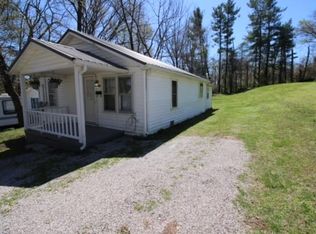 405 Central St, Albany, KY 42602
