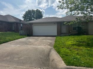 1821 Laurel Hill Pl, Nixa, MO 65714