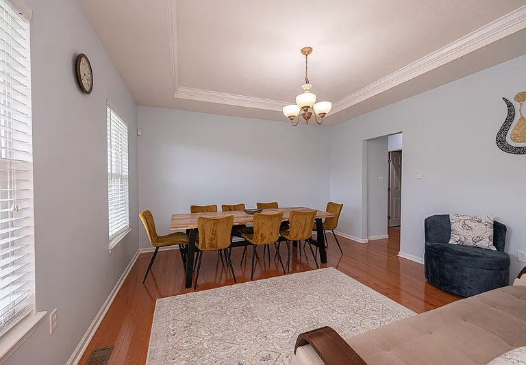 1909 Colonial Dr — Photo 6