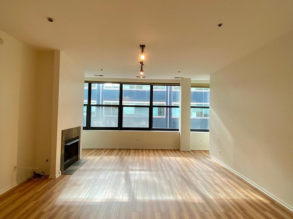 1st image of 130 S Canal St APT 712