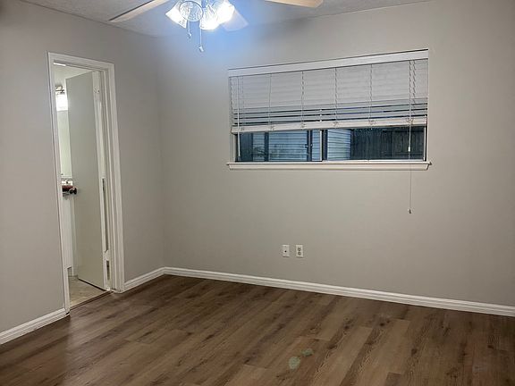 4th image of 834 Beachcomber Ln