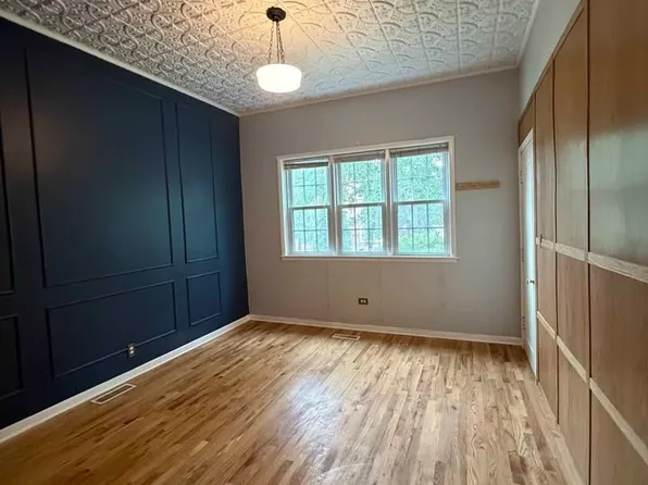 3342 N Whipple St APT 1, Chicago, IL 60618