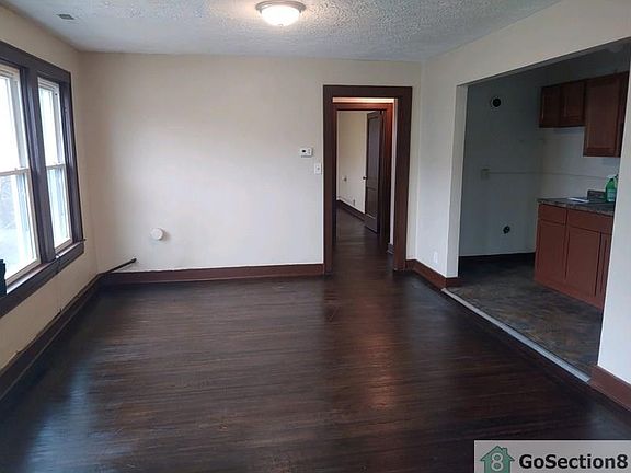 5th image of 106 S 40th St #4