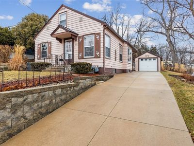 350 30th St SE, Cedar Rapids, IA, 52403