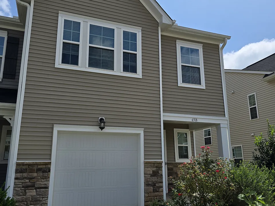 6318 Arpeggio Pl