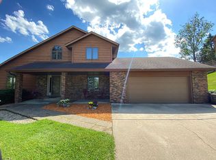 527 Jonathan Ln, La Crescent, MN 55947