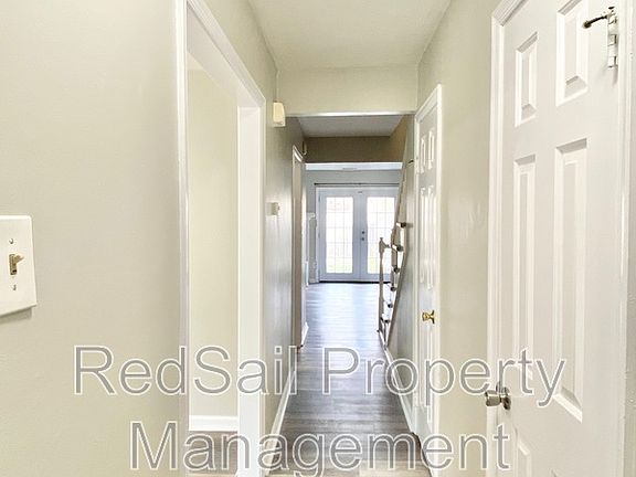2nd image of 5612 Picadilly Ln