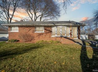 2930 Bates Ct, Trenton, MI 48183