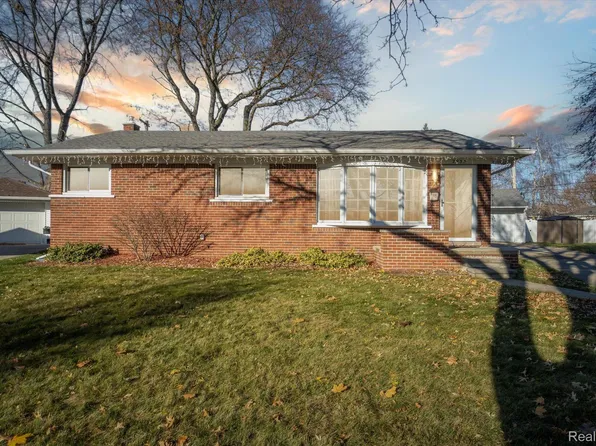 2930 Bates Ct, Trenton, MI 48183