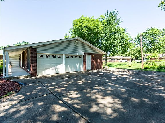 3rd image of 3855 Marietta Dr