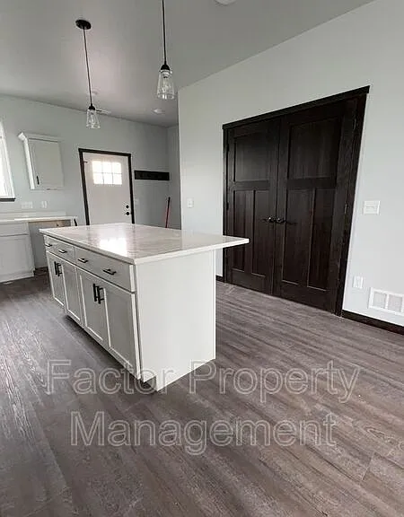 3110 Noble Dr — Photo 10