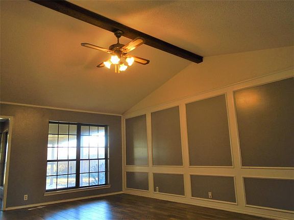 3rd image of 304 Westmeadow Dr