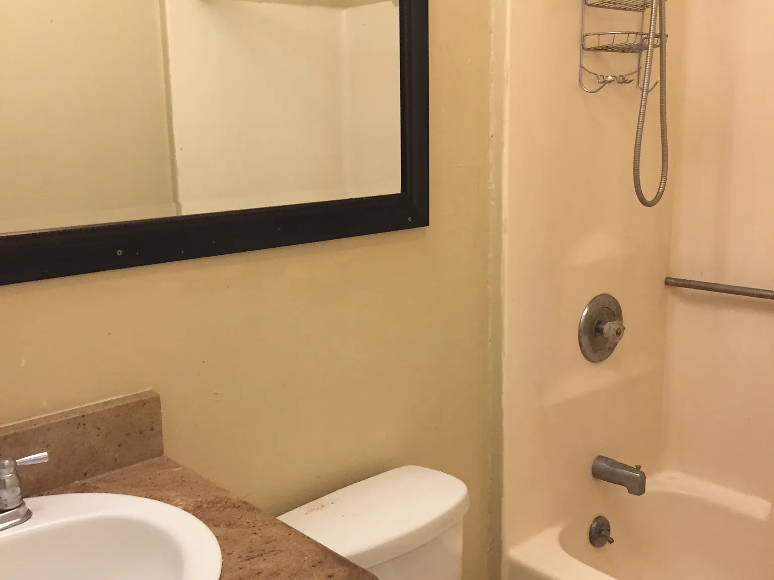 1 bed, 900 sqft, $1,195 — Photo 4