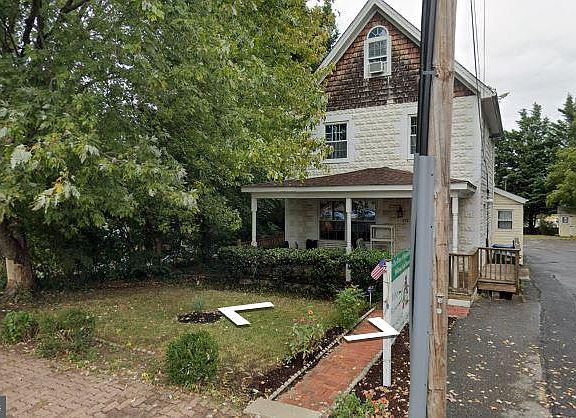 2nd image of 434 E Diamond Ave