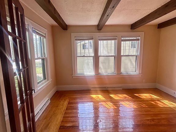 3rd image of 957 Vassar Dr #1