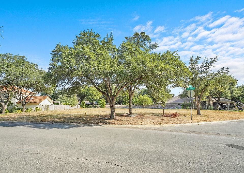 1st image of 325 Manor Rd