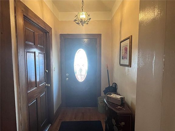 3rd image of 8716 55th Ave