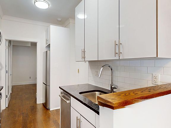 3rd image of 425 E 65th St APT 2
