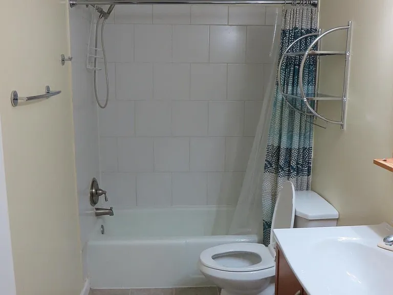 1413 Northgate Sq #1C — Photo 11