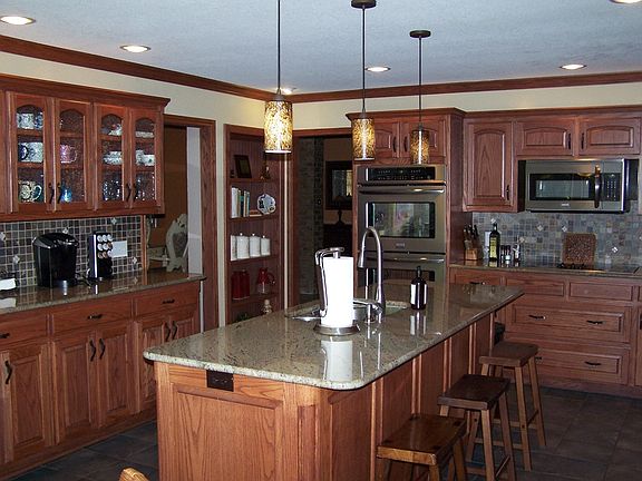 3rd image of 3712 Welwyn Way Dr