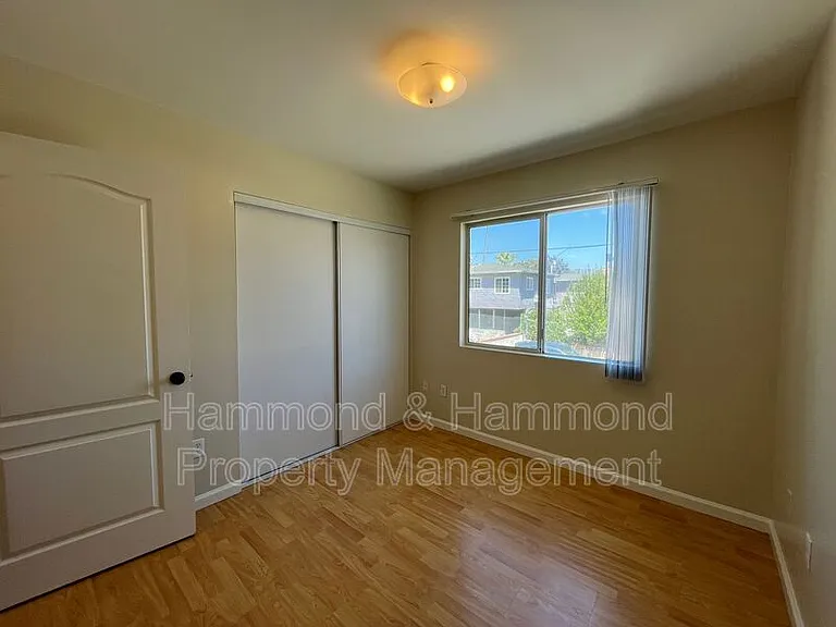 6916 Agnes Ave #4 — Photo 11