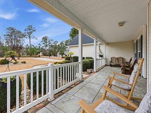 3rd image of 160 Three Oak Ln.