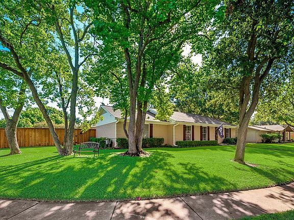 2nd image of 14544 Tamerisk Ln
