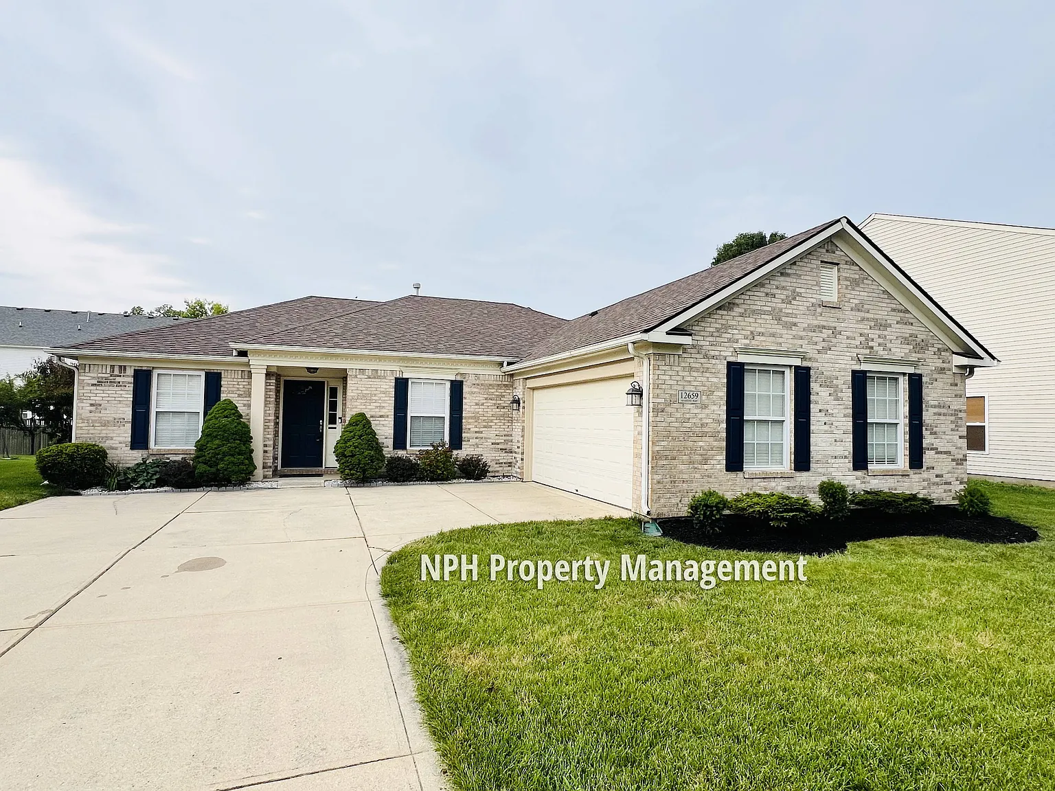 3 bed, 1956 sqft, $2,168 — Photo 2