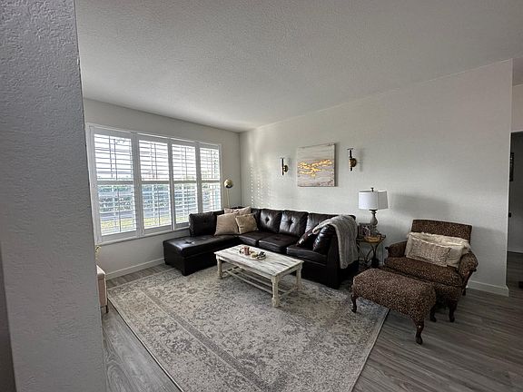 3rd image of 13700 N Richmond Park Dr #1301