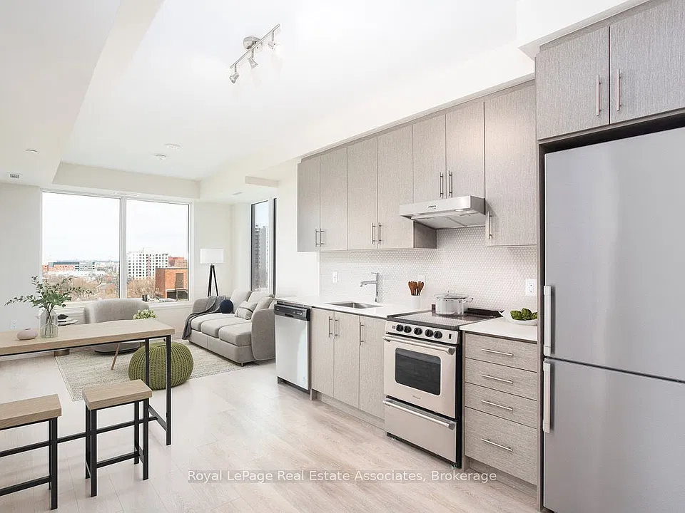 212 King William St #820