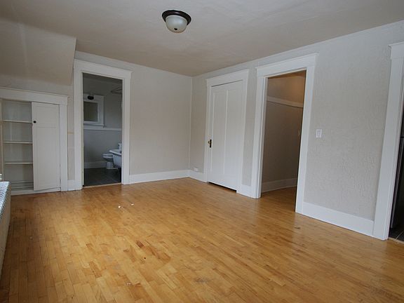 3rd image of 629 St Helens Ave APT 403