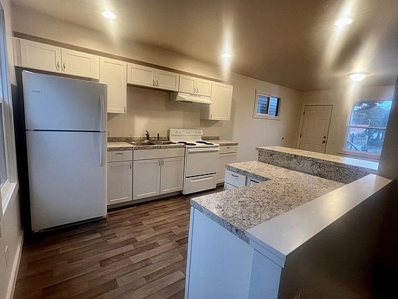 5th image of 810 McKenzie Ave #1