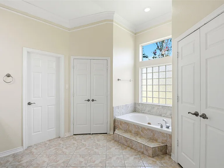 1702 Fantasy Woods Dr — Photo 24