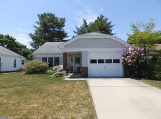 23 Banbury Ln, Southampton, NJ 08088