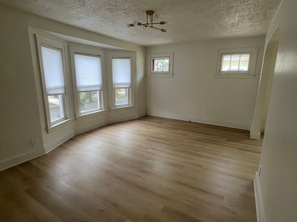 250 Saint Lawrence Ave Floor 2