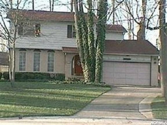 2nd image of 112 Hickory Hollow Dr